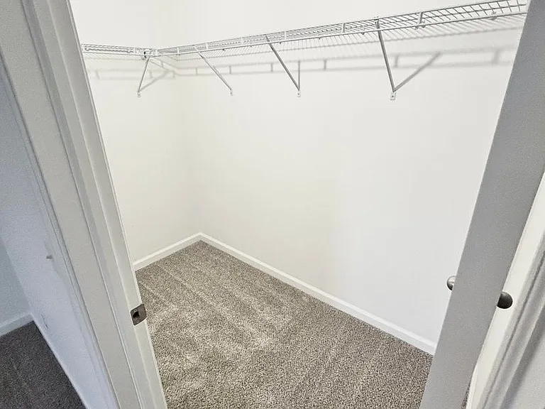 Sagamore Winds Apartments — Photo 86
