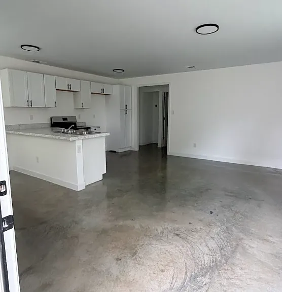 801 Goodwyn St — Photo 4