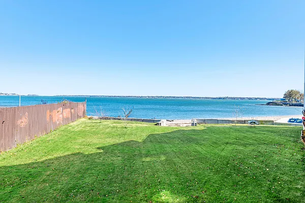 Rented by Compass | media 23