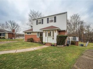 42 Parkview Dr, Carnegie, PA 15106