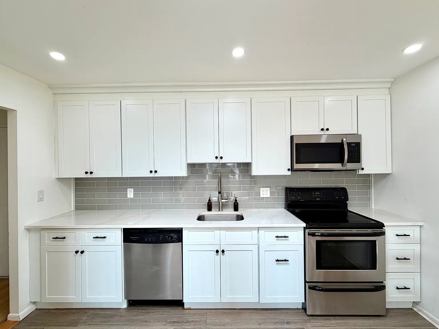1 bed, 758 sqft, $2,000 — Photo 2