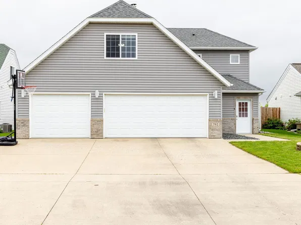 792 Homestead Ct, West Fargo, ND 58078