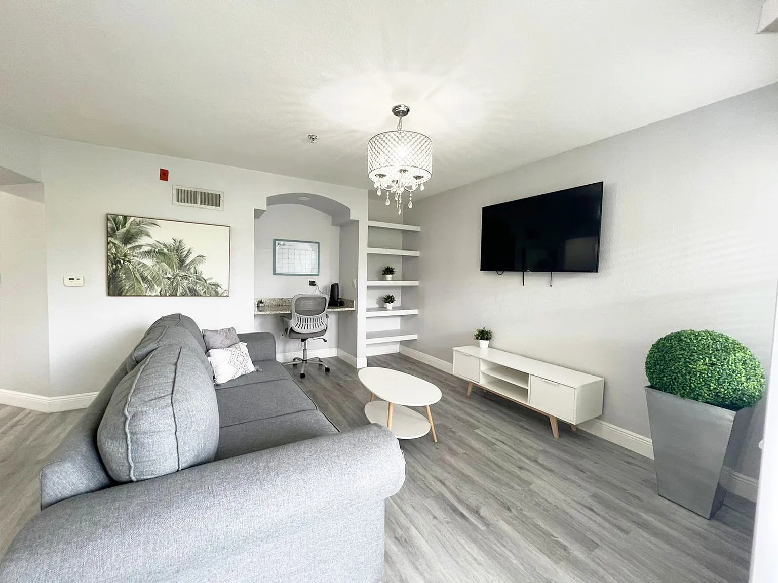 1 bed, 1.0 bath, 842 sqft, $2,500 — Photo 4