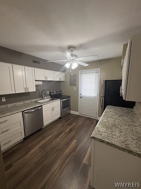 3 bed, 1.0 bath, 1125 sqft, $1,850 — Photo 4