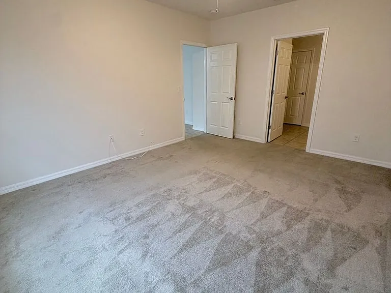 1633 SW 12th Ter — Photo 10