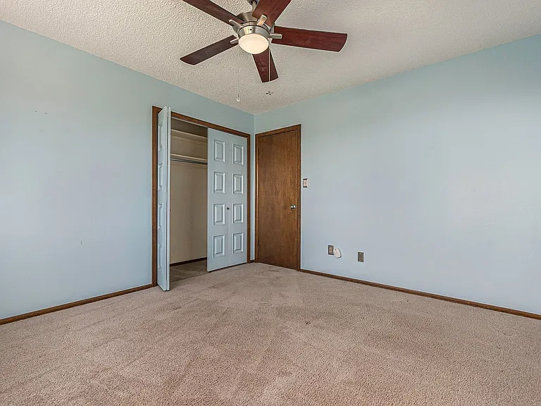 930 Point Of The Pines Dr — Photo 19