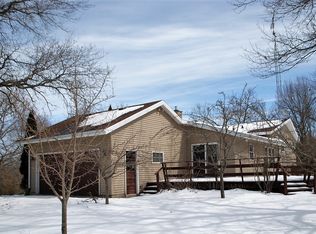 W5285 Oak Tree Ct, Princeton, WI 54968