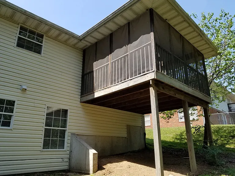 2305 Primrose Dr — Photo 15