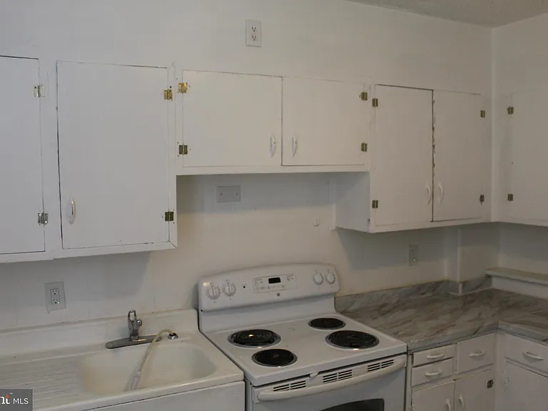 131 Ray St #1 — Photo 4