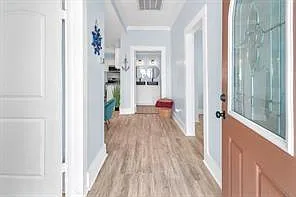2 bed, 1.0 bath, 896 sqft, $2,100 — Photo 4