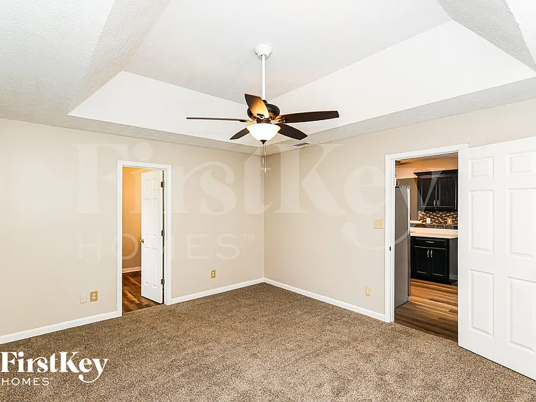 83 Huntington Ct — Photo 12