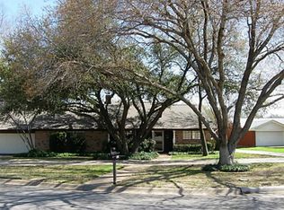 925 Surry Place Dr, Cleburne, TX 76033