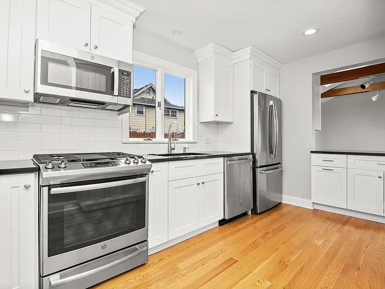 81 Cos Cob Ave #A — Photo 5