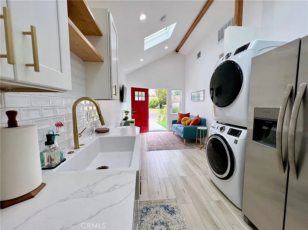 2 bed, 480 sqft, $2,295 — Photo 3