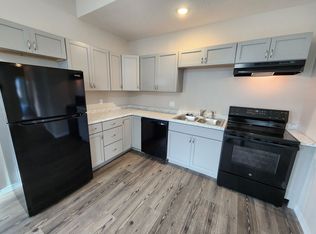 121 W Pleasant St UNIT A, Aurora, MO 65605