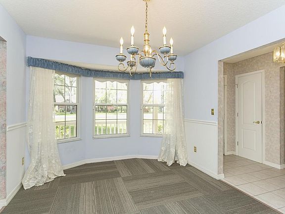 4th image of 700 Black Oak Ct