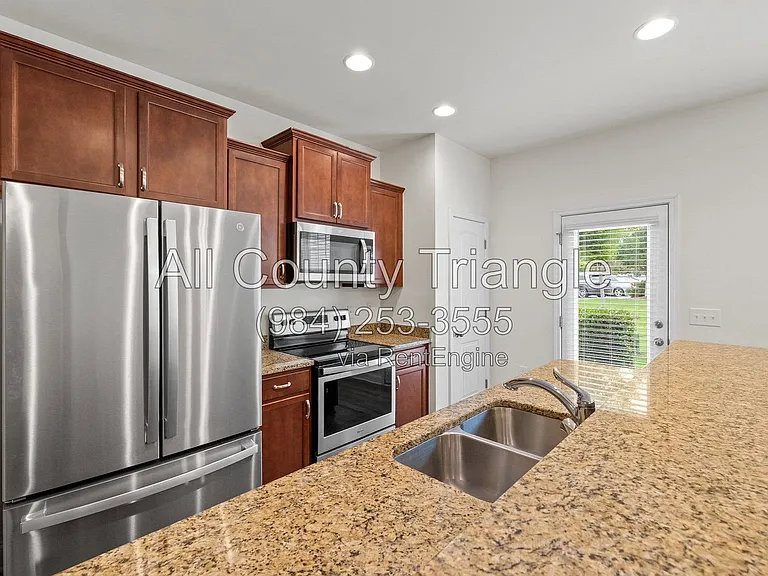 1005 Amber Shadow Dr — Photo 18