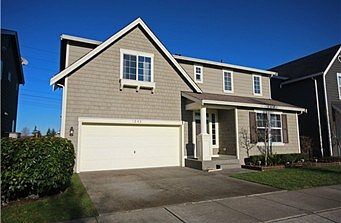 1st image of 1243 32nd Pl NE