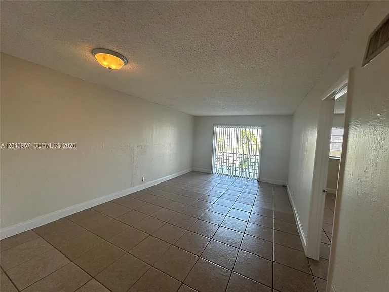 2775 Taft St #307 — Photo 5