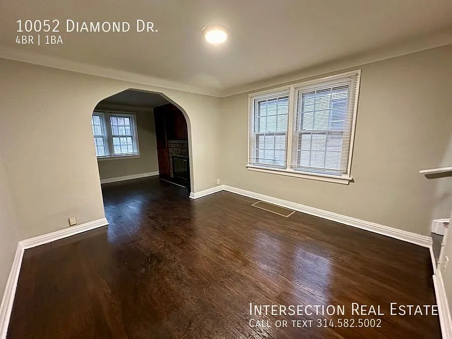 Completely Renovated 4bd/1ba Riverview Home — Photo 2