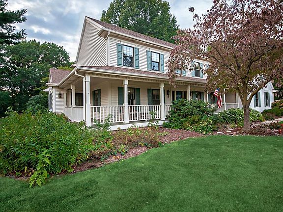 3rd image of 4682 Jamestown Dr