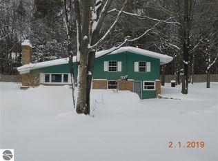 664 Piney Rd, Manistee, MI 49660