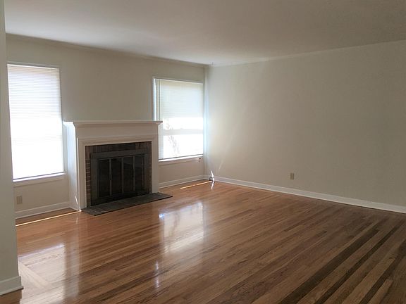 2nd image of 2573 San Carlos Ave