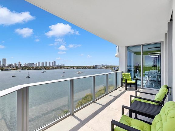 2nd image of 17111 Biscayne Blvd Unit 909