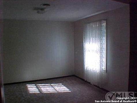 5th image of 634 Rosewood Ave