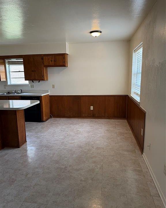 1st image of 3002 Stanford St #B