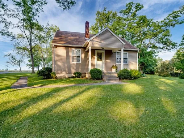 6201 New Carlisle Pike, Springfield, OH 45504