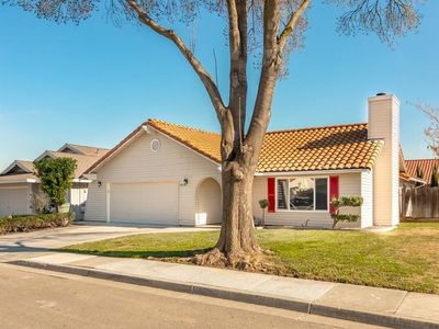 945 Arambel Dr, Patterson, CA, 95363