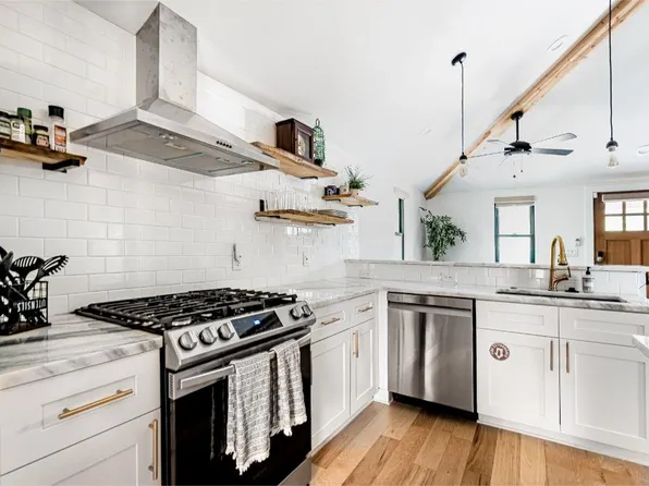 1911 College Row, Austin, TX 78702