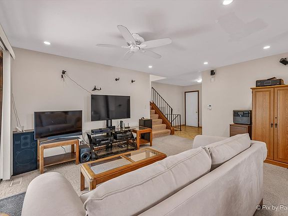 5th image of 20 Wedgewood Dr
