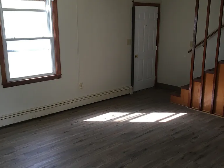 401 Marlington St — Photo 3
