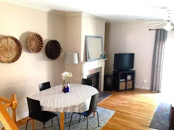 3 bed, 3.5 bath, 1800 sqft, $2,800 — Photo 3