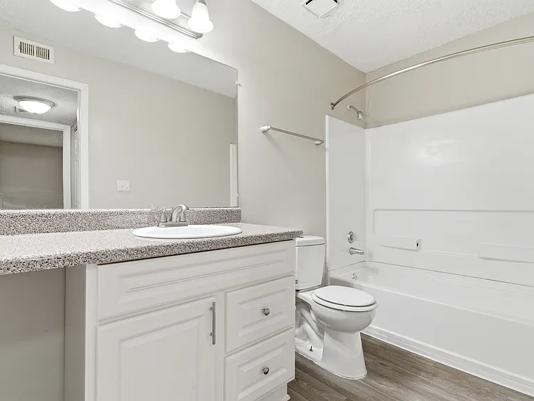 City Park Apartments — Photo 42