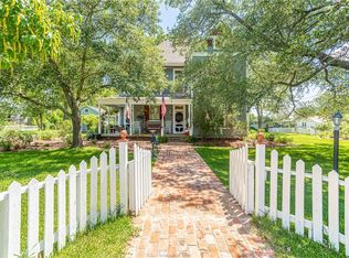 808 Pin Oak St, Calvert, TX 77837