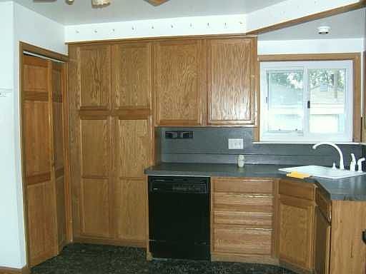4th image of 29476 Hanover Blvd