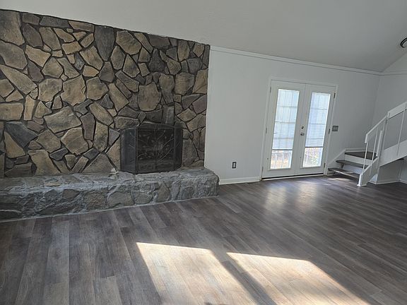 2nd image of 1204 Charter Oak Dr