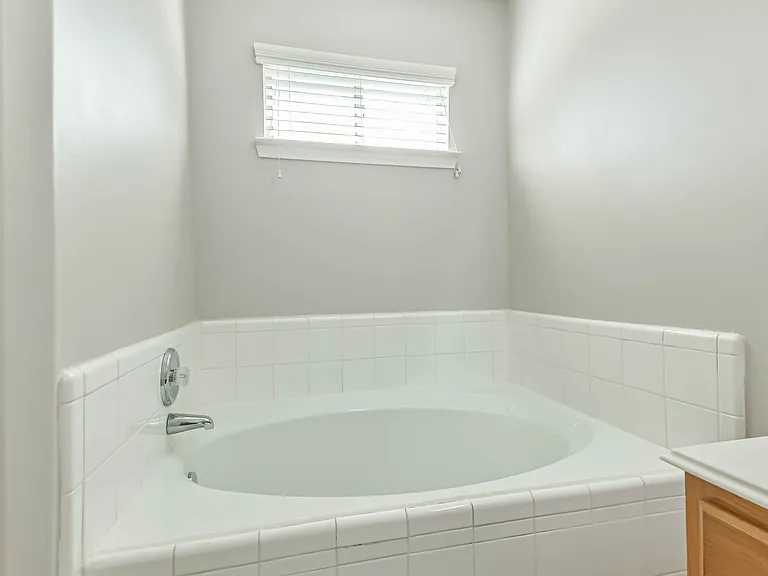 13831 Hillingdale Ln — Photo 23