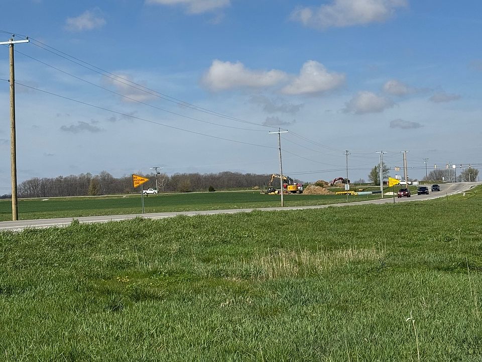 2nd image of 800 E North