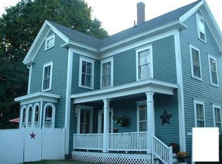 16 Green St, Amesbury, MA 01913