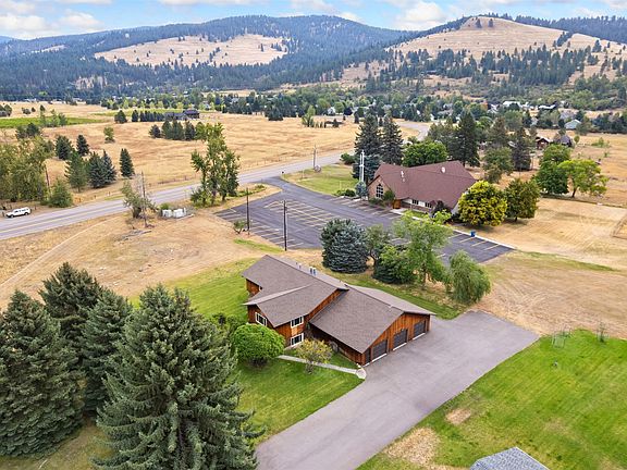 2nd image of 3700 Rattlesnake Dr