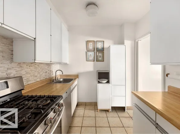 1001 Fifth Avenue image 7 of 13