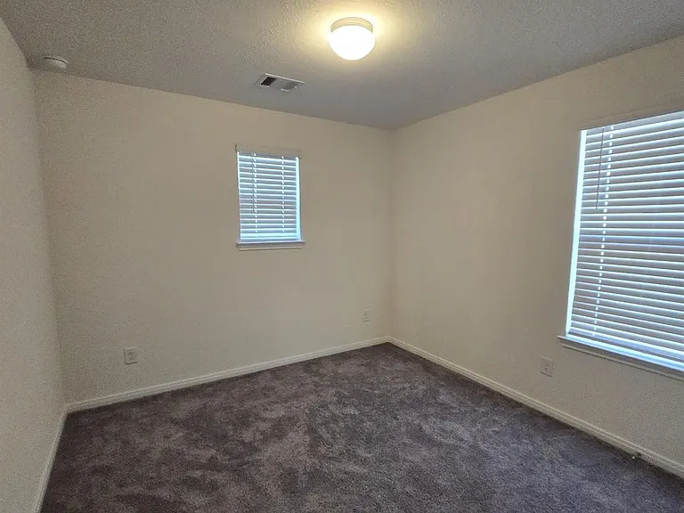 25223 Sierra Manor Ct — Photo 17