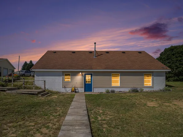 10219 E 64th St, Reed City, MI 49677