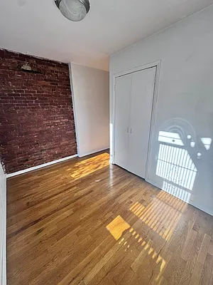 Rented by Oxford Property Group | media 10