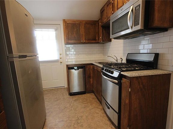 5th image of 1003 Charlotte St #A