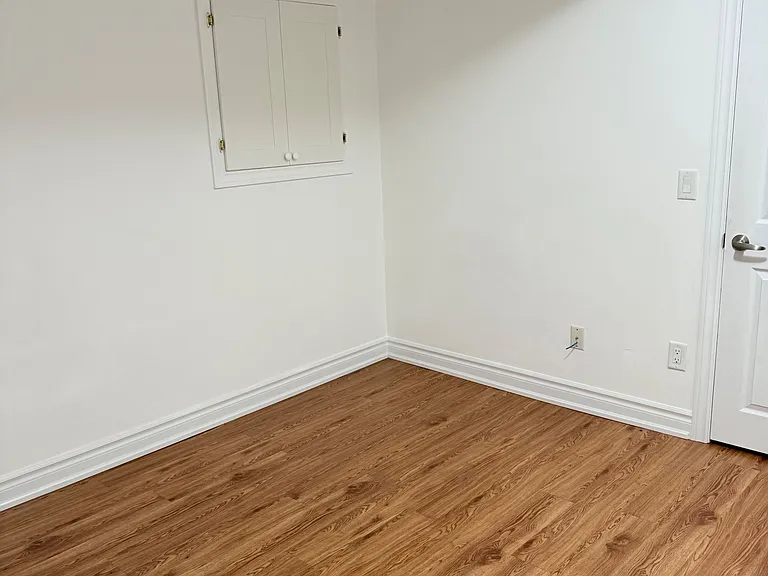 20 Hyacinth St #BASEMENT — Photo 12